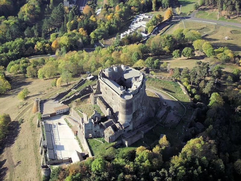 Au Coeur Des Volcans D Auvergne - Apartment *